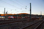   Die neuste Errungenschaft der KSW (Kreisbahn Siegen-Wittgenstein), die Lok 47 (92 80 1271 027-5 D-KSW), ex D 2 der HFM, eine Vossloh G 1000 BB, kommt am 28.11.2016 mit ihrem