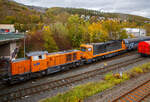 Die KSW 44 (92 80 1271 004-4 D-KSW) eine MaK G 1000 BB, fährt am 07.11.2022 mit der kalten KSW 43 (92 80 1273 018-2 D-KSW) die asymmetrische Vossloh G 2000 BB und einem Übergabezug (leere