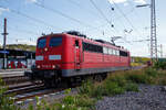 Die von der DB Cargo AG gemietete nunmehrige 151 032-0 (91 80 6151 032-0 D-Rpool) der Railpool GmbH, am 01 September 2018 beim Manöver in Kreuztal.