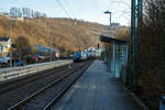 Die für die Rurtalbahn Cargo GmbH fahrende Vectron 193 824-0  Düren  (91 80 6193 824-0 D-Rpool) der Railpool fährt am 22 Januar 2026 mit einem Kesselwagenzug durch Kirchen/Sieg in