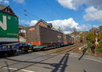 8-achsiger Niederflur-Containertragwagen (Megafret) 33 68 4909 458-4 D-AAEC der Gattung Sffggmrrss 36 der AAE Cargo AG (heute zur VTG), beladen mit zwei 40‘ Wechselbrücken am 19.03.2021 im