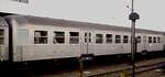 Silberling Prototyp Bnb 721-722 in Hannover Hbf im Mai 1980.