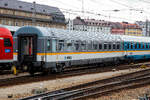 Der zweite Klasse „alex“ Reisezugwagen (Schnellzugwagen) I-DLB 61 83 21-90 174-5 der Gattung Bmz der DLB - Die Länderbahn GmbH, am 06 Juni 2019 beim Hauptbahnhof München,