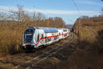 Steuerwagen voraus fährt am 13.03.2022 der IC 2228 / RE 34 (Frankfurt a.M.