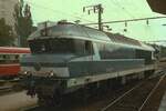 Am Abend von 27 Juli 1998 lauft SNCF 72049 um in Mulhouse.