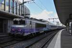 SNCF BB 22269 wartet im Bahnhof von Annecy auf das Abfahrtsignal, um ihren Zug nach Chamb�ry Challes-les-Eaux zu schieben.