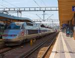 Nun ich habe den TGV vor der Abreise ablichten k�nnen, halt nur mit roten Lichtern…  TGV R�seau 540 (TGV 28080) steht am 17.06.2013 im Bahnhof Luxemburg, er wurde 1993 gebaut.