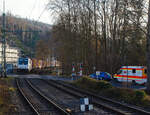 Die an die LINEAS Group NV/SA vermietete E 186 042 (91 84 1186 042-5 NL-AKIEM, angeschrieben ist D- AKIEM, was aber nach der Nummer falsch ist) fährt am 16.