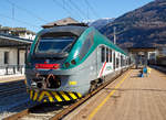 Zwei gekuppelte JAZZ der Trenord, der f�nfteilige ETR 425 040 und der sechsteilige ETR 526 008, stehen am 19.02.2017 im FS Bahnhof Tirano.