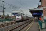 Schnell und  p�nktlich, aber kaum mit der eleganten Form des ETR 400 zu vergleichen: Der Frecciabianca 9773  von Roma nach Milano bei der Durchfahrt in Orbetello Monte Argentaio am  27.