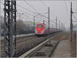 Ein FS Trenitalia ETR 500 erreicht aus Richtung Milano kommend den Bahnhof Rho Fiera.