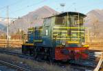   Die Dieselrangierlok D.245.442-8 (98 83 2245 442-8 I-TI) der Trenitalia (100-prozentige Tochtergesellschaft der FS), ex FS 245.2242, abgestellt am 27.12.2015 im Bahnhofsareal in Domodossola.
