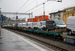 Vierachsige (2 x 2-achsiger) Flachwageneinheit mit geradem Fußboden und Radvorlegern der Mercitalia Rail Srl., der Gattung Laadgrs, 21 83 4301 832-9 I-MIR, beladen mit 4 Nutzfahrzeuge (FIAT - Kastenwagen), am 02 August 2019 im Zugverband bei einer Zugdurchfahrt im Bahnhof Bellinzona.

TECHNISCHE DATEN:
Gattung: Laadgrs
Spurweite: 1.435 mm
Anzahl der Achsen: 4 (2 x 2)
Länge über Puffer: 28.780 mm
Ladelänge: 27.000 mm 
Ladefläche: 80,8 m²
Fußbodenhöhe über SOK: 1.192 mm
Anzahl der Radvorleger: 16
Höchstgeschwindigkeit: 100 km/h / 120 km/h (leer)
Eigengewicht: 26.000 kg
Nutzlast: 54 t ab Streckenklasse C
Achsabstände: 9.000 mm / unbek. / 9.000 mm 
Kleinster befahrb. Gleisbogenhalbmesser: 75 m
Bremse: 2 x WU-GP 
Handbremse: Ja
Intern. Verwendungsfähigkeit: RIV

Bedeutung der Gattung (Laadgrs):
L – Flachwagen in Sonderbauart mit zwei unabhängigen Radsätzen
aa - Wageneinheit
d - ohne Stockwerk, für die Beförderung von Kraftfahrzeugen
g - für den Transport von Containern eingerichtet
r  - Ladelänge min. 27 m
s - lauffähig bis 100 km/h (beladen)
