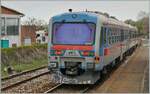 Wie gut konnte man im verschmierten Aln 663 019/018 die Fenster �ffnen! So konnte ich in Sorbolo den entgegenkommenden TPER 90321 bestehende aus den FER Aln 663 068 und 078 fotografieren.