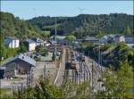�bersicht auf den Grenzbahnof Troisvierges mit zwei Triebz�gen der S�rie Z 2000 aufgenommen von dem neuen Fahrradweg �ber dem Tunnel Ulfligen am 07.09.2012.