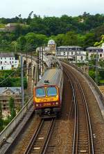 Eine Z 2  Doppeleinheit (Z 2006 und Z 2007) f�hrt als RB 3440 (Ettelbr�ck - Mersch - Luxembourg) am 14.06.2013 �ber den Clausener Viadukt in Luxemburg Stadt in Richtung Hauptbahnhof.