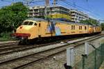 BTR-08 durchfahrt Nijmegen am 15 Mai 2017.