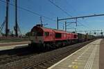 Am 24 Juni 2020 durchfahrt Crossrail DE 6310 mit der Neuss-Antwerpen Containerzug Breda.