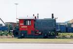 Leider bevor die verschröttung steht die witzmässig in RaiLioN-Farben gestochener 303 in Maastricht-Beatrixhaven, 9 April 2003.