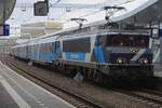 Zeit zum Essen in Arnhem am 14 November 2021 mit der Dinner Train von TCS (ex-Rail Promo) mit 102001 (ex NS 1635, ex Bentheimer Eisenbahn 1835) an der Spitze