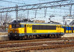   Die NS 1761 (91 84 1560761-6 NL-NS) am 31.03.2018 im Bahnhof Amsterdam Centraal.