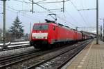 Leerkohlezug mit 189 025 verlässt Tilburg am 24 Januar 2019.