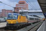 Zwischenzug: die NS Traktion is neu; die IC-Wagen noch  Old Skool mit NS 193 733 samt deren IC-Berlijn am 21 April 2024 in Amersfoort.