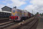 VSM 2530 -wegen der Purperpinke Farbenkleid auch Bisschop (Bischof) genanntm, steht am 28 Juli 2023 ins Bw Beekbergen w�hrend ein Tagesfahrt bei der VSM.