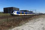 NS 2515 hat soeben Tilburg-Reeshof verlassen, 18 M�rz 2022.