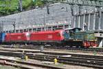 Am 4 Juni 2015 rangiert 2245 6012 zwei Tauri in Brennero zur�ck ins �sterreichisches Wechselstrombereich -wass meistens w�rtlich mit einiger Schwung passieren kann.