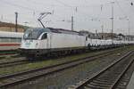 Leider hat StLB/Steiermarkbahn 1216.960 deren Aufkleber am Flanken verloren beim Passage durch W�rzburg Hbf am grauen 30 September 2025.