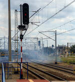 Da dieselt und raucht sie davon, die SM42-616 (98 51 8 620 817-1 PL PKPIC), eine Fablok 6Da (Typ Ls800E) der PKP Intercity, verl�sst am 25 Juni 2017 den Hauptbahnhof Posen (Poznań Gł�wny).