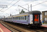 Der erste Klasse unklimatisierte Abteilwagen (Reisezugwagen) 50 51 19-78 145-9 PL-PLKIC der Gattung A9nouz  (140A) der PKP Intercity am 25 Juni 2017 im Hauptbahnhof Posen (Poznań