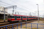 Der Elektrotriebzug – Elektryczne zespoły trakcyjne EN57-984 (94 51 2 121 550-9 PL-PREG 1151 / 94 51 2 121 549-1 PL-PREG und 94 51 2 121 548-3 PL-PREG) ein dreiteiliger Triebzug vom Typ