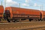 Ein Kohlewagen der Gattung Falns eingestellt als 33 RIV 53 RO-TOUAX 6635 332-4 Falns in Rum�nien (AFER), der Touax Rail Ltd am 14.06.2014 in Koblenz-L�tzel (im Zugverbund).