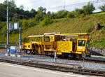   Eine  Nivellier-Richt-Stopfmaschine vom Typ MATISA B 24 A der Sersa Group abgestellt am 12.09.2017 im Bahnhof Filisur.
