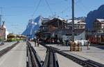 Blick aus dem Zug der WAB bei der Einfahrt am 02.10.2011 in den Bahnhof Kleine Scheidegg.