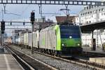 BLS 485 009 dönnert durch Thun am 23 März 2017.