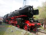 01 202 bei der Bekohlungsanlage im Bw Dresden Altstadt am 17.04.2015.