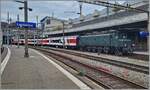 Auf Gleis 1 in Lausanne wartet die SBB Historic Ae 4/7 10976 mit ihrem Schulzug auf die Abfahrt.