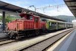 Als Ersatz f�r der defekte Roter Pfeil 1001 wurde Rangierlok 16388 mit zwei Wagen in OLten geschickt, 21 Mai 2022.