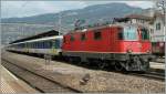 Die Re 4/4 II 11200 mit ihrem EW I und II Wagenpark ersetzt einen Flirt.