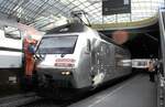 SBB 460 084-7 mit Werbung Rentenanstalt in Chur am 30.08.1999.