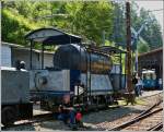Der interessante Wassersprengwagen Xe 2/2 N� 1 fand so einiges an Beachtung am 27.05.2012 in Chaulin, auch wenn Fotografen das Motiv teilweise verdecken.
