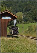 Der kleine Zug nun etwas n�her: die Blonay-Chamby G 3/3 N�6 erreicht den (Bedarfs)-Halt Cornaux.