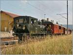 Die zierliche E 3/3 8523 (gebaut 1915) der CTVJ (Compagnie du Train à vapeur de la Vallée de Joux) ist mit ihrem Extrazug wieder in Le Pont eingetroffen.