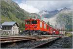Die MGB HGm 4/4 61 (Baujahr 1967) steht mit ihrem Personenzug 241 in Gletsch zur Abfahrt nach Oberwald bereit.