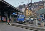 Mit der MOB Ge 4/4 8001 verlässt am 11.12.2022 der erste direkte fahrplanmässige GPX 4068 Montreux mit dem Ziel Interlaken Ost.