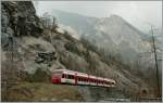 Der  neue  TMR RABe 527 als Regionalzug 26166 unterwegs nach Orsi�res kurz nach Sembrancher.