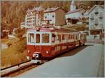 Ein Bild aus alten Tagen: Der M-C BDeh 4/4 N° 7 mit Bt ist als Regionalzug nach Martigny unterwegs und hat den Bahnhof von Finhaut erreicht.

Analogbild vom 5. Sept. 1981   